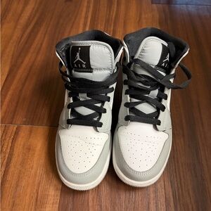 Nike Big Kids Sneakers - White and Gray